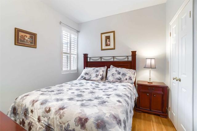 541 Ossington Ave, House semidetached with 4 bedrooms, 3 bathrooms and 2 parking in Toronto ON | Image 5