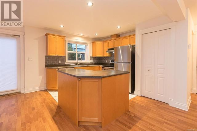 1115/1117 Chapman St, House detached with 5 bedrooms, 4 bathrooms and 4 parking in Victoria BC | Image 43