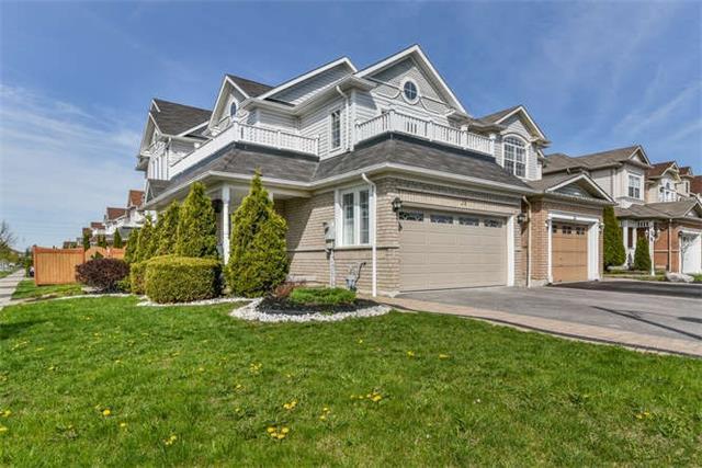 36 Bourbon Pl, House detached with 4 bedrooms, 4 bathrooms and 4 parking in Whitby ON | Image 2