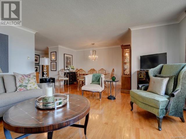 403 - 630 Montreal St, Condo with 2 bedrooms, 2 bathrooms and 1 parking in Victoria BC | Card Image
