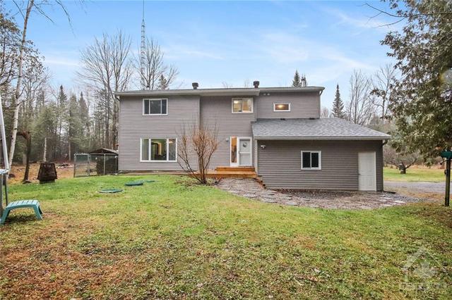7668 Settler's Way, House detached with 8 bedrooms, 4 bathrooms and 8 parking in Ottawa ON | Image 1