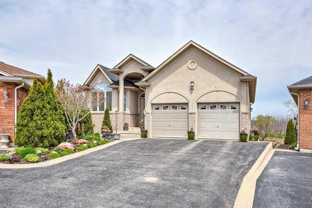 64 Alexsia Crt, House detached with 2 bedrooms, 3 bathrooms and 2 parking in Hamilton ON | Image 1
