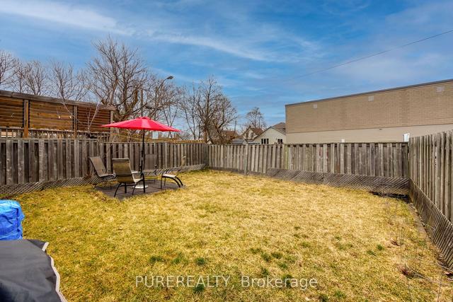 8 Brantdale Ave, House semidetached with 2 bedrooms, 2 bathrooms and 2 parking in Hamilton ON | Image 21
