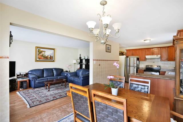 227 Wood St E, House detached with 3 bedrooms, 4 bathrooms and 5 parking in Hamilton ON | Image 4