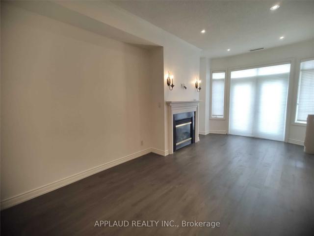 th 10 - 3 Rean Dr, Townhouse with 2 bedrooms, 2 bathrooms and 1 parking in Toronto ON | Image 2