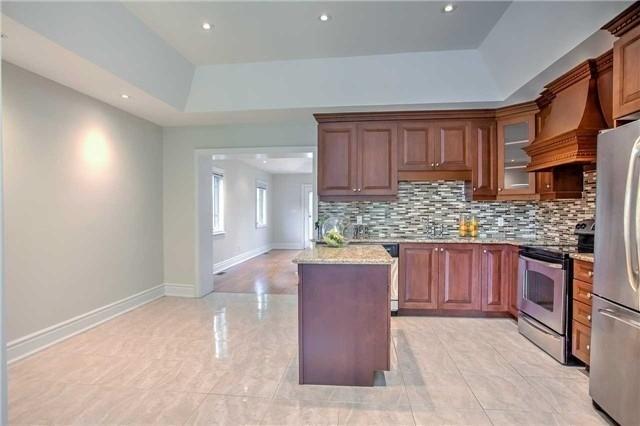 Upper - 23 Glen Belle Cres, House detached with 4 bedrooms, 2 bathrooms and 2 parking in Toronto ON | Image 5