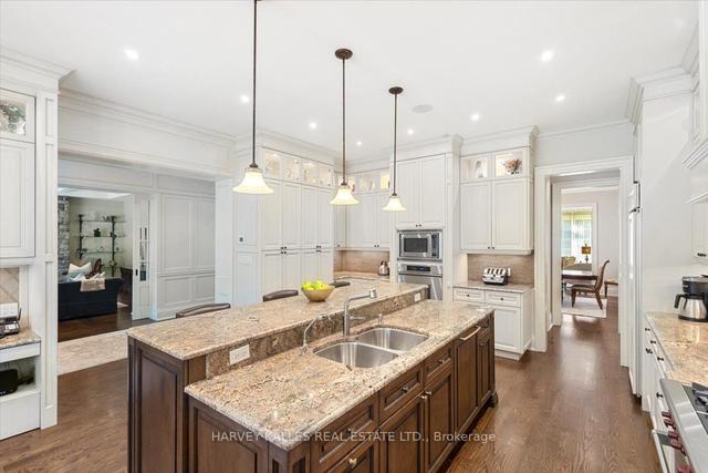 153 Sandringham Dr, House detached with 5 bedrooms, 7 bathrooms and 8 parking in Toronto ON | Image 38