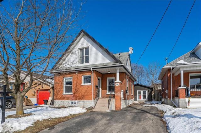 151 Norfolk Avenue, House detached with 3 bedrooms, 1 bathrooms and 3 parking in Cambridge ON | Image 1
