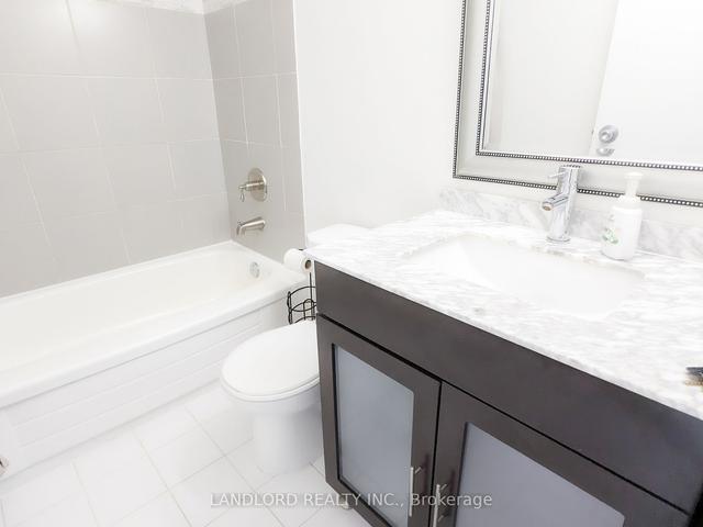 1204 - 914 Yonge St, Condo with 0 bedrooms, 1 bathrooms and 0 parking in Toronto ON | Image 3