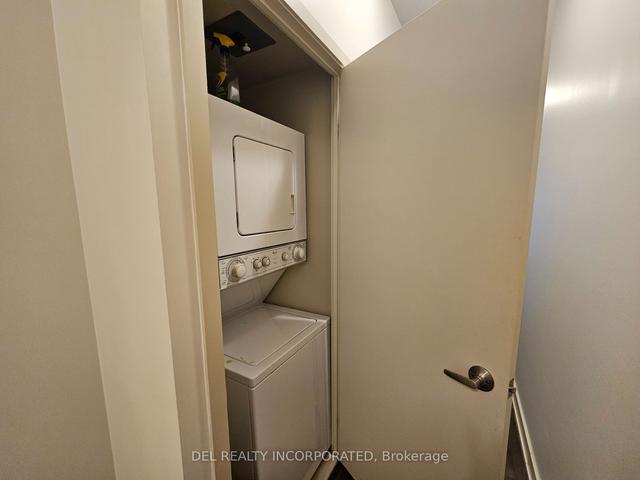 705 - 126 Simcoe St, Condo with 1 bedrooms, 1 bathrooms and 0 parking in Toronto ON | Image 4