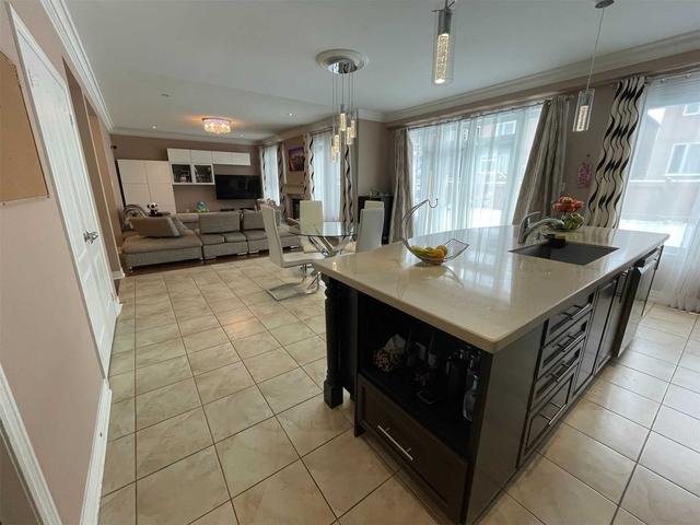 382 Downy Emerald Dr, House detached with 5 bedrooms, 4 bathrooms and 4 parking in Bradford West Gwillimbury ON | Image 3