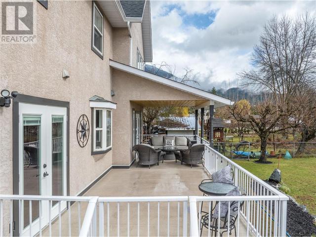 704 Moss Street, House detached with 5 bedrooms, 3 bathrooms and 6 parking in Revelstoke BC | Image 80