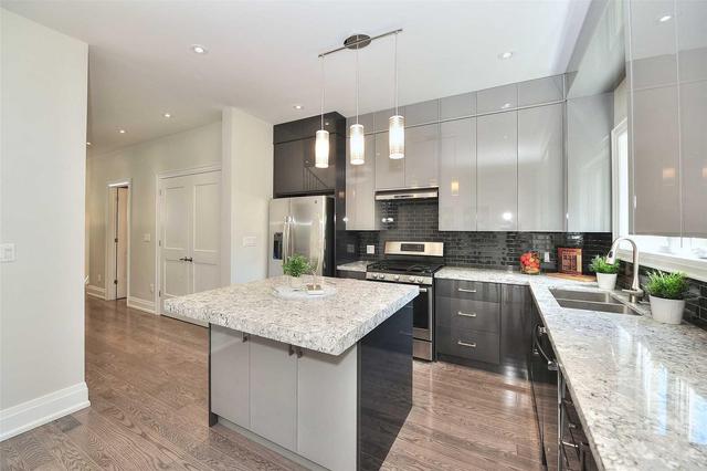 121 Harding Blvd, House detached with 4 bedrooms, 4 bathrooms and 2 parking in Toronto ON | Image 8