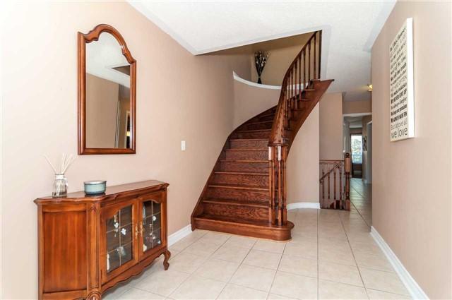 86 Headwater Rd, House detached with 4 bedrooms, 4 bathrooms and 2 parking in Caledon ON | Image 2