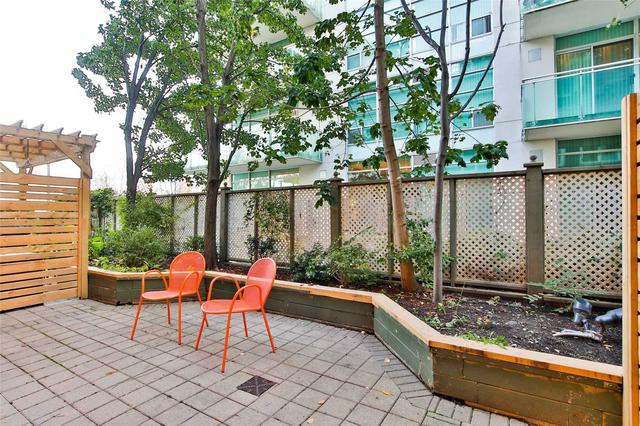 th7 - 2067 Lake Shore Blvd W, Townhouse with 3 bedrooms, 2 bathrooms and 1 parking in Toronto ON | Image 23