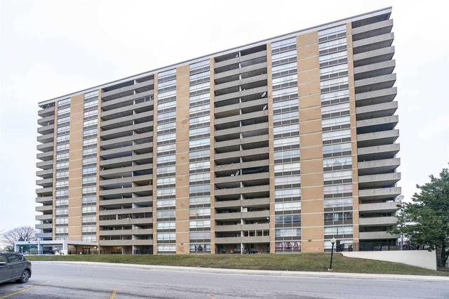 1811 - 40 Panorama Crt, Condo with 3 bedrooms, 2 bathrooms and 1 parking in Toronto ON | Image 1