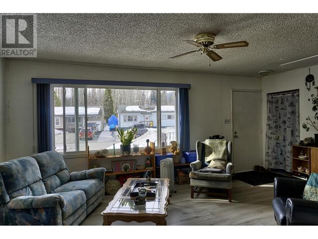14 Ochwe Street, House detached with 3 bedrooms, 1 bathrooms and null parking in Kitimat BC | Image 3