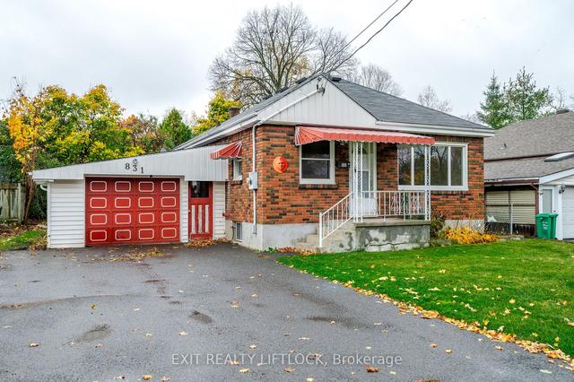 831 Barnardo Ave, House detached with 3 bedrooms, 1 bathrooms and 5 parking in Peterborough ON | Image 1