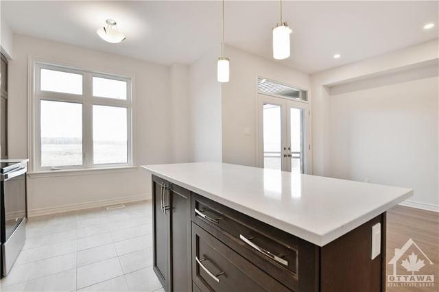 18 Verglas Lane, Townhouse with 2 bedrooms, 4 bathrooms and 3 parking in Ottawa ON | Image 8