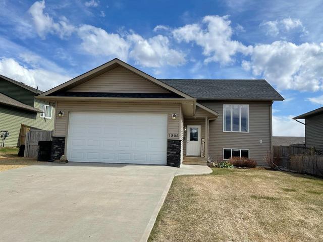 1805 84 Avenue, House detached with 5 bedrooms, 3 bathrooms and 2 parking in Dawson Creek BC | Card Image
