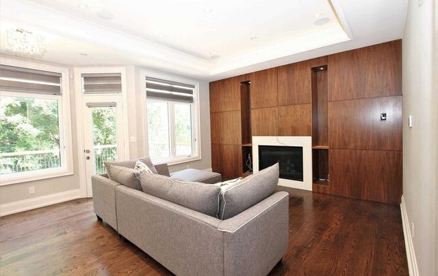108 Morgan Ave, House detached with 3 bedrooms, 4 bathrooms and 6 parking in Markham ON | Image 2