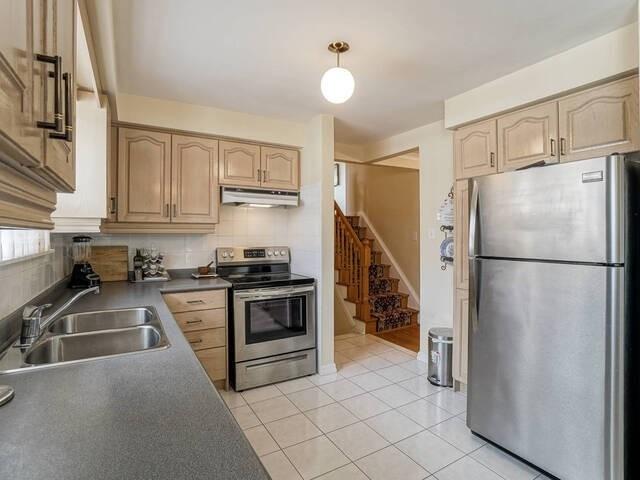 7 Grampian Cres, House semidetached with 4 bedrooms, 3 bathrooms and 5 parking in Toronto ON | Image 29