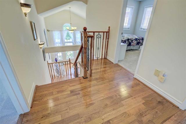 49 Steppingstone Tr, House detached with 3 bedrooms, 4 bathrooms and 4 parking in Toronto ON | Image 7