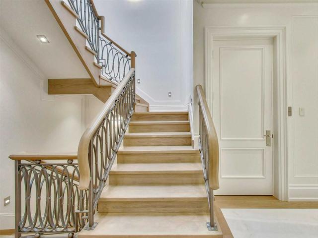 523 Vesta Dr, House detached with 4 bedrooms, 7 bathrooms and 6 parking in Toronto ON | Image 13
