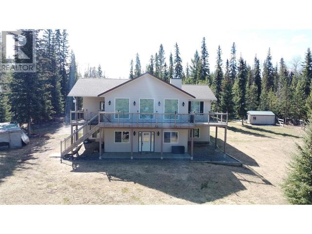 6399 Moose Point Drive, House detached with 4 bedrooms, 3 bathrooms and null parking in Cariboo L BC | Image 2