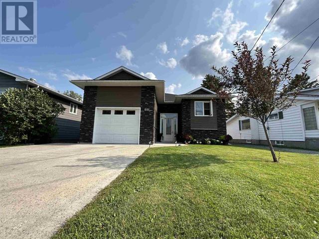 641 Second St E, House detached with 5 bedrooms, 3 bathrooms and null parking in Fort Frances ON | Image 1