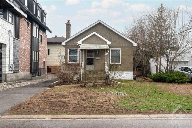 626 Tweedsmuir Avenue, House detached with 3 bedrooms, 1 bathrooms and 6 parking in Ottawa ON | Image 1