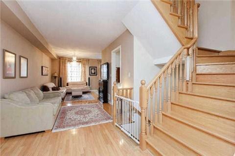 75 - 8 Townwood Dr, House attached with 3 bedrooms, 3 bathrooms and 2 parking in Richmond Hill ON | Image 4
