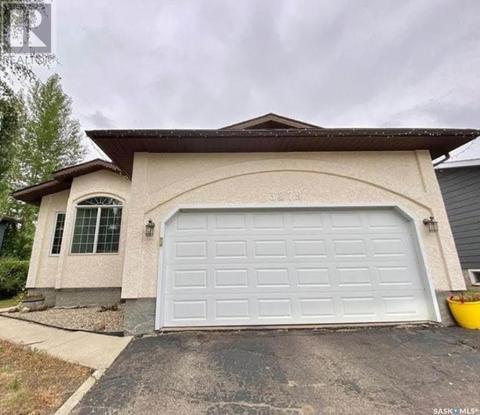 3279 Bliss Crescent, House detached with 4 bedrooms, 3 bathrooms and null parking in Prince Albert SK | Card Image