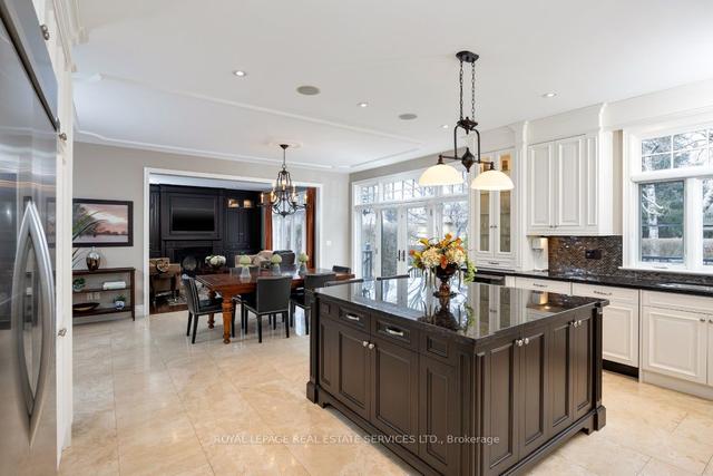 49 Abilene Dr, House detached with 4 bedrooms, 6 bathrooms and 6 parking in Toronto ON | Image 2