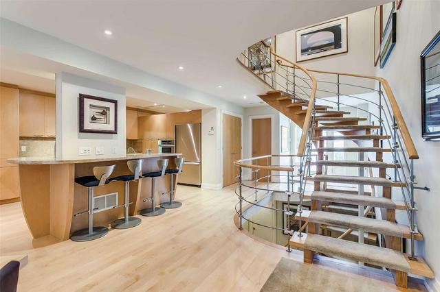 96 Crimson Millway, Townhouse with 2 bedrooms, 4 bathrooms and 1 parking in Toronto ON | Image 5