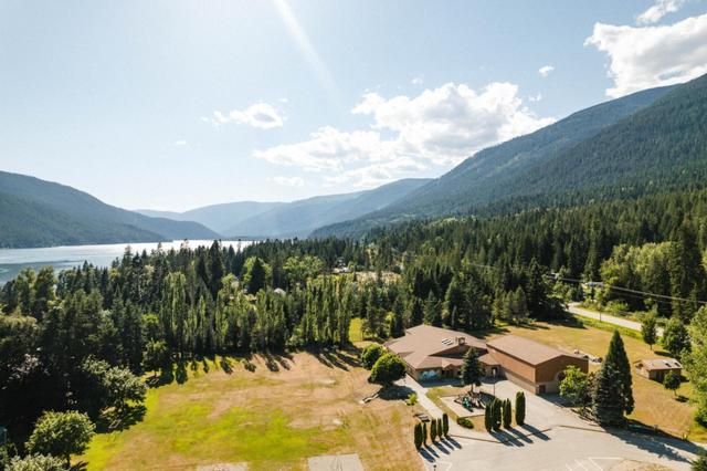 240 Bryan Road, House detached with 3 bedrooms, 2 bathrooms and null parking in Central Kootenay E BC | Image 34