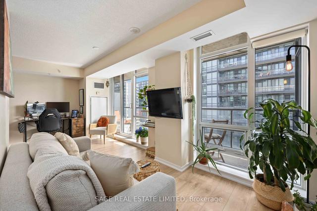 1305 - 20 Joe Shuster Way, Condo with 1 bedrooms, 1 bathrooms and 0 parking in Toronto ON | Image 3