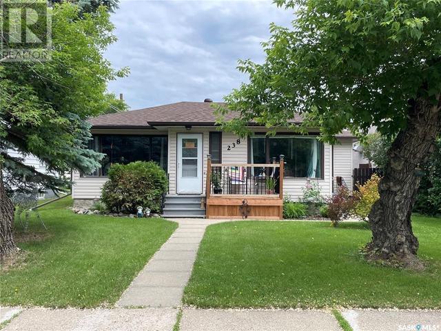 238 1st Avenue E, House detached with 3 bedrooms, 2 bathrooms and null parking in Canora SK | Image 1