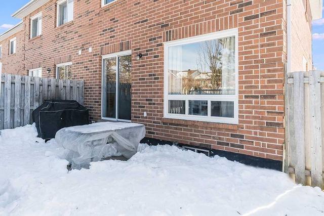 93 Lyfytt Cres, House attached with 3 bedrooms, 3 bathrooms and 2 parking in Barrie ON | Image 10