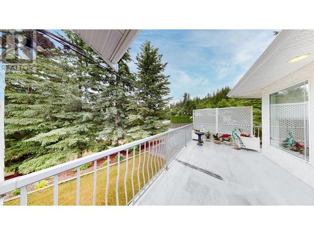2588 Glenmount Place, House detached with 4 bedrooms, 4 bathrooms and 2 parking in Columbia Shuswap C BC | Image 20