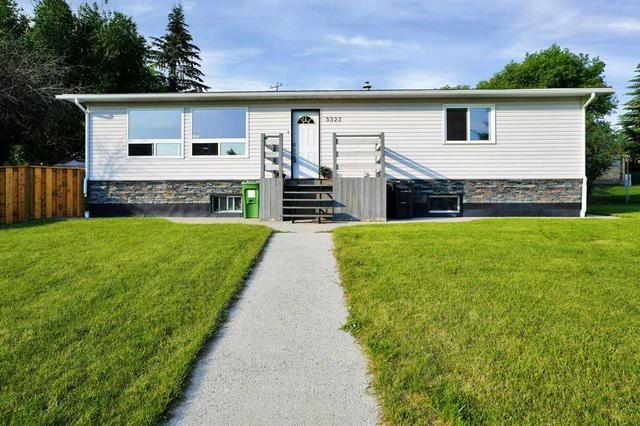 5323 55 Street, House detached with 4 bedrooms, 2 bathrooms and 2 parking in Rocky Mountain House AB | Image 1