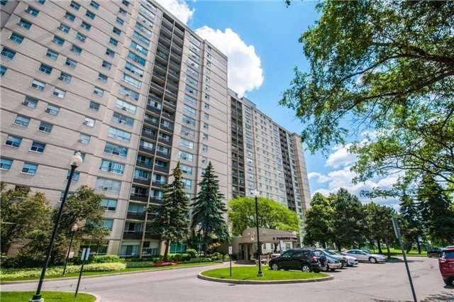 901 - 5 Parkway Forest Dr, Condo with 3 bedrooms, 2 bathrooms and 1 parking in Toronto ON | Image 2