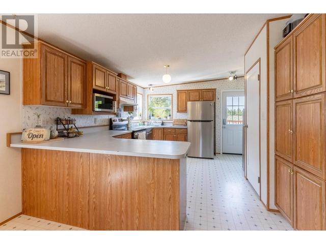 819 Klahanie Drive, House detached with 3 bedrooms, 2 bathrooms and null parking in Kamloops BC | Image 7