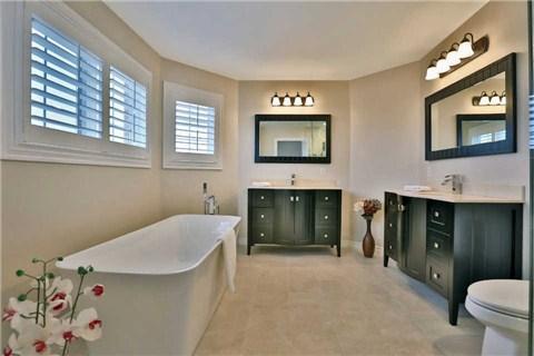 2402 Woodcrest Dr, House detached with 4 bedrooms, 5 bathrooms and 2 parking in Oakville ON | Image 11
