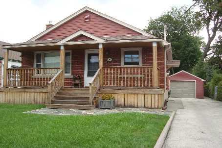 365 Dawes Rd, House detached with 2 bedrooms, 2 bathrooms and 4 parking in Toronto ON | Image 1