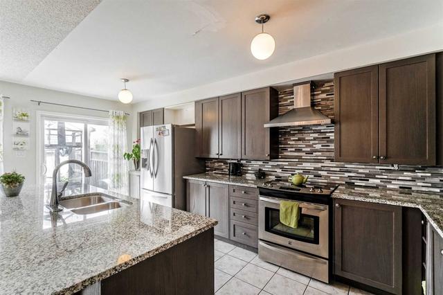 7376 Lowville Hts, House semidetached with 4 bedrooms, 4 bathrooms and 3 parking in Mississauga ON | Image 7