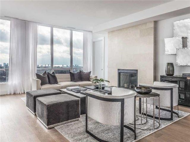 Uph - 111 St Clair Ave W, Condo with 2 bedrooms, 3 bathrooms and 2 parking in Toronto ON | Image 2