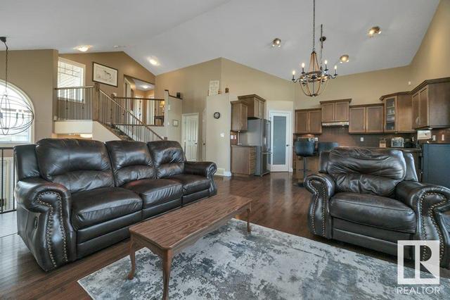 303 Parkglen Cl, House detached with 5 bedrooms, 3 bathrooms and null parking in Wetaskiwin AB | Image 12