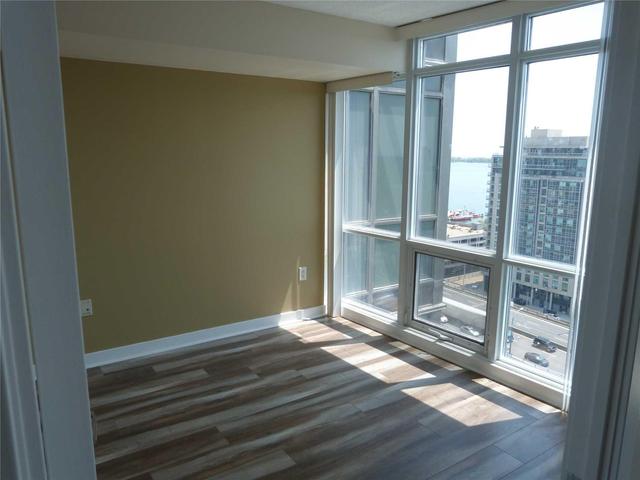 1911 - 11 Brunel Crt, Condo with 1 bedrooms, 1 bathrooms and 1 parking in Toronto ON | Image 7
