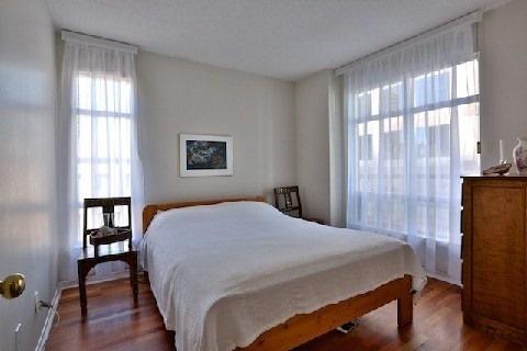 1003 - 99 Hayden St, Condo with 2 bedrooms, 1 bathrooms and 1 parking in Toronto ON | Image 4